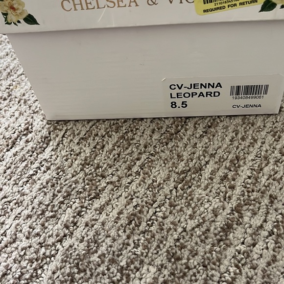 Chelsea & Violet Leopard Shoes - Picture 3 of 3
